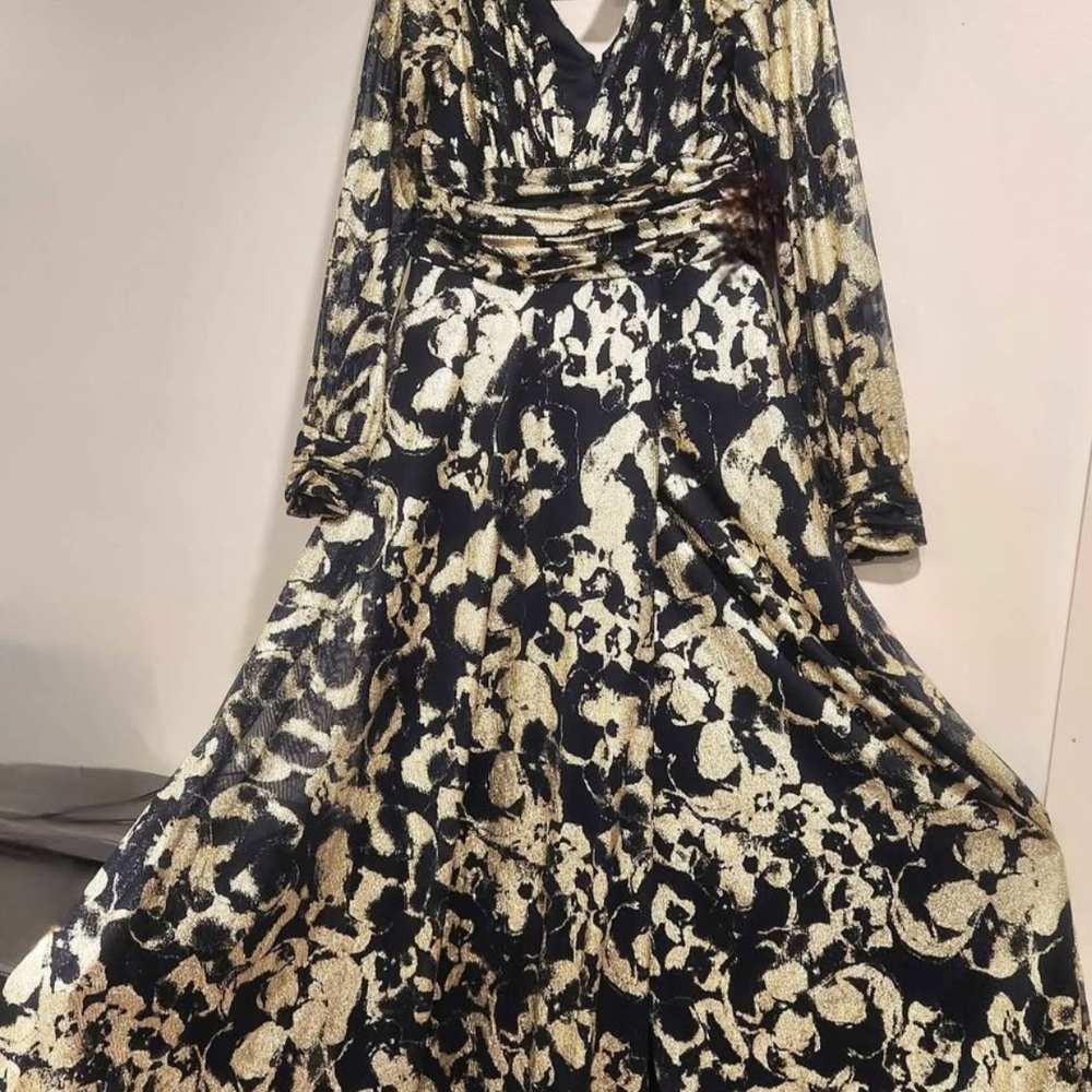 Betsy & Adam Black and Gold Long Sleeve Dress